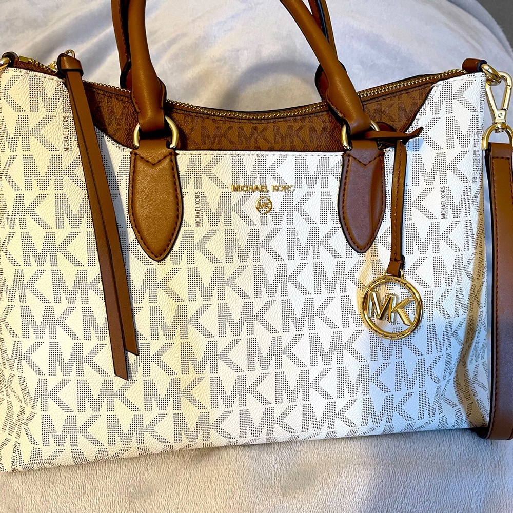 Michael Kors Vanilla Signature Handbag